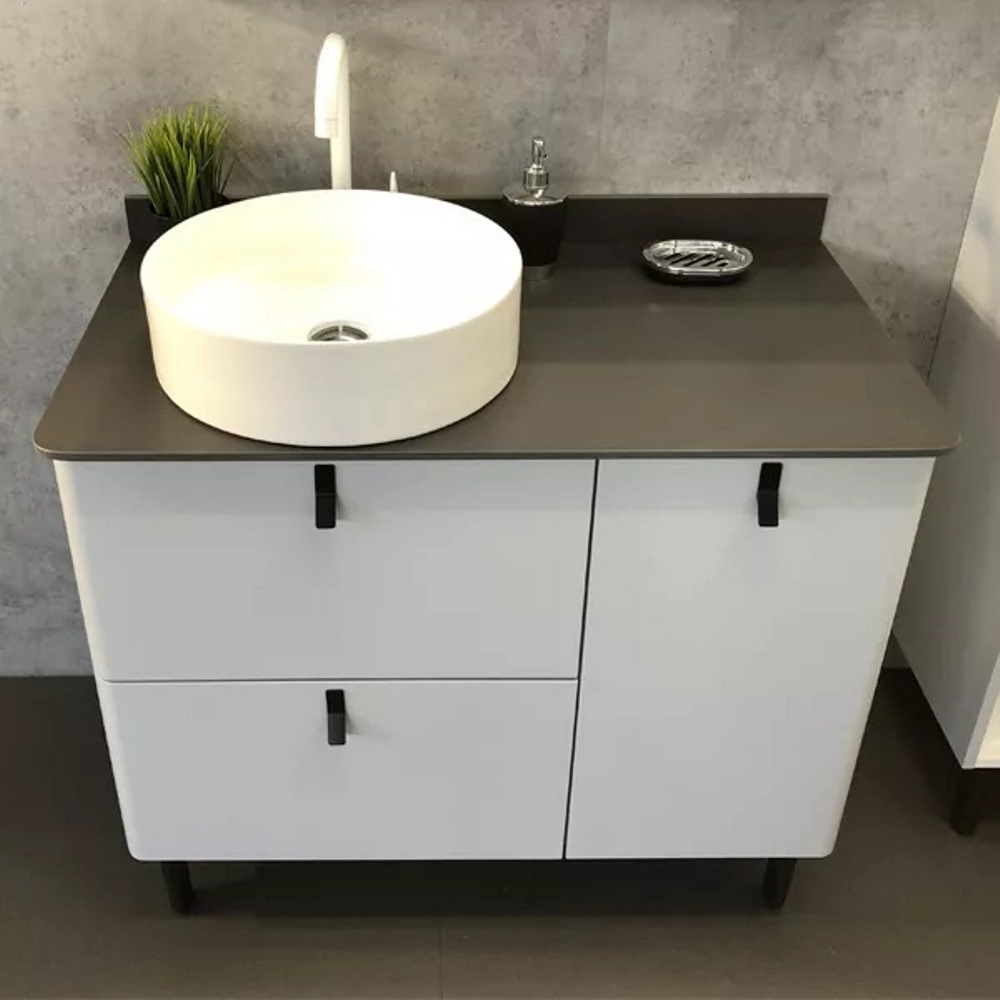 Тумба напольная Comforty Сорренто 90 с черной столешницей c раковиной 9110 Светло-серый 00-00013520CF Тумба напольная Comforty Сорренто 90 с черной столешницей c раковиной 9110 Светло-серый 00-00013520CF — изображение 4